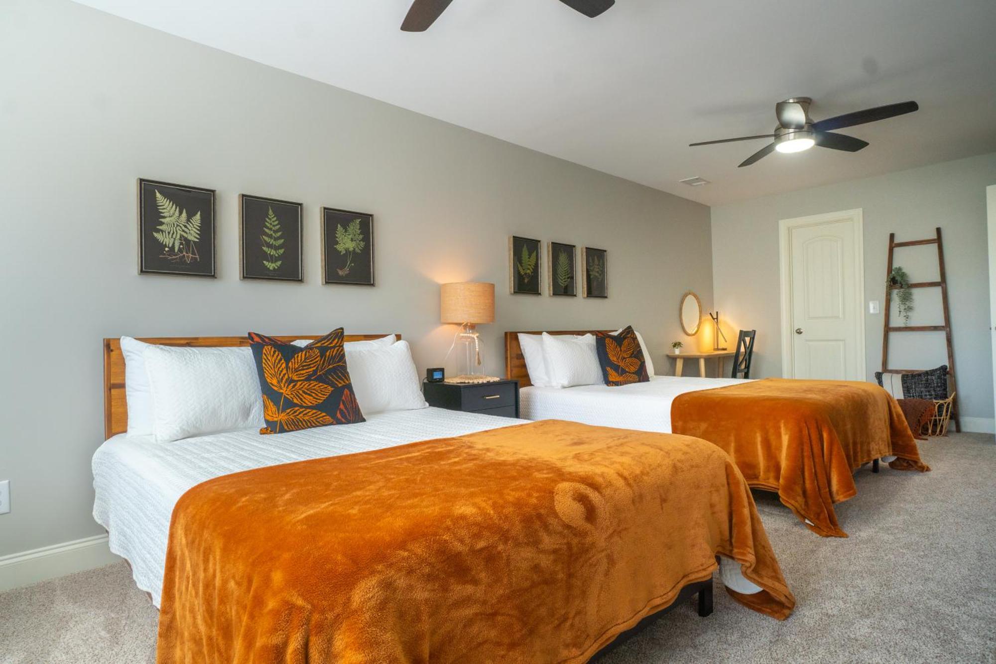 Par-Tee Haus I- Game Room & Hot Tub-Walk To Helen Exterior photo