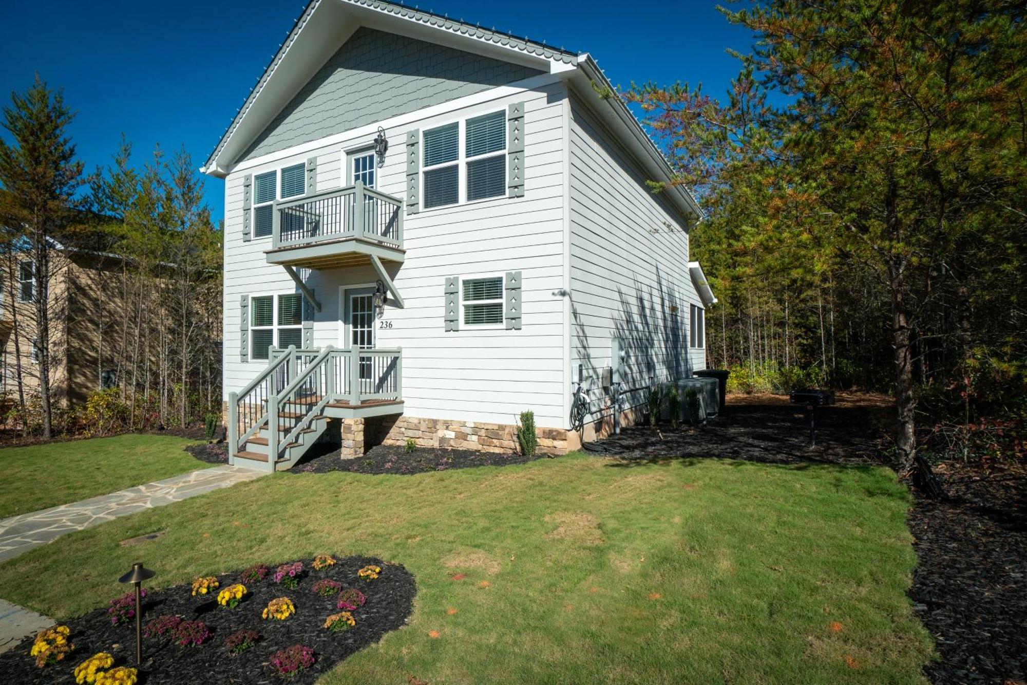 Par-Tee Haus I- Game Room & Hot Tub-Walk To Helen Exterior photo