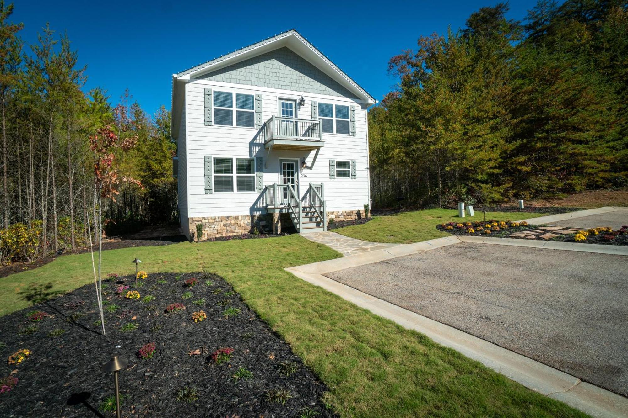 Par-Tee Haus I- Game Room & Hot Tub-Walk To Helen Exterior photo